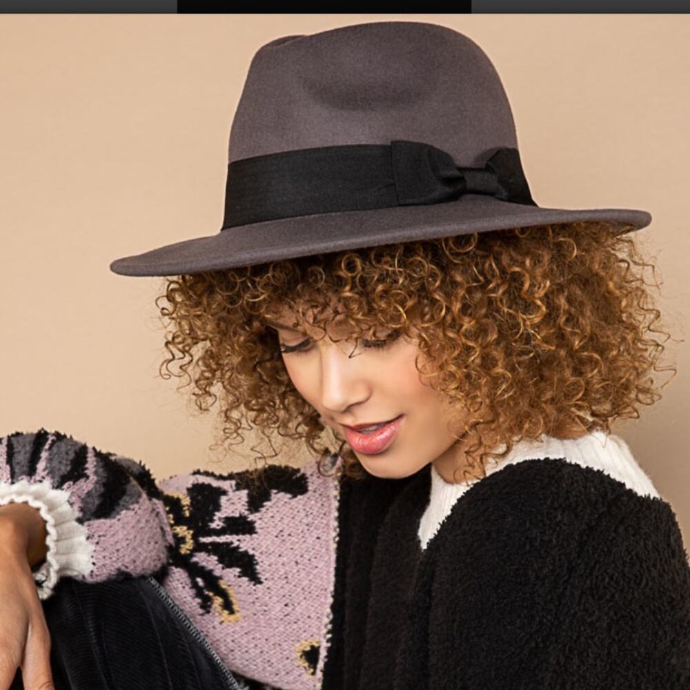 NWOT POL Gray Wool Fedora W/Black Band